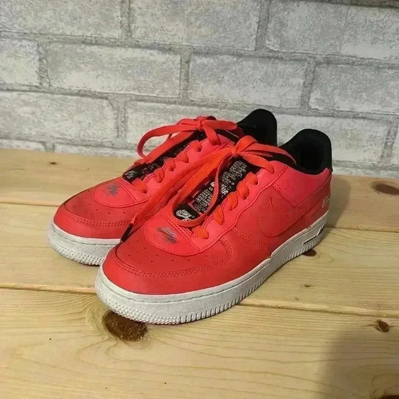 2020 Air Force 1 '07 LV8 'Double Air Pack - Laser Crimson; Youth size 5Y - Picture 1 of 3